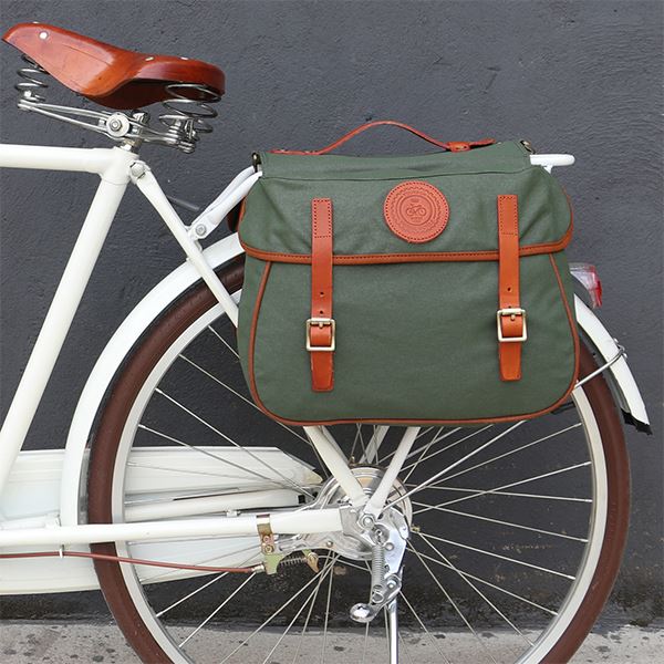 Grön canvas cykel dubbelväska